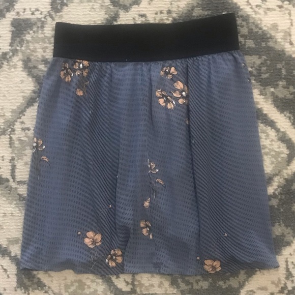 O’NEILL mini skirt floral flowy w/ elastic waist - Picture 3 of 4
